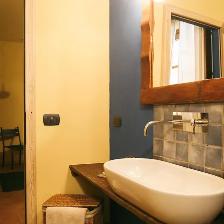 ベッド・アンド・ブレックファスト L'orto Di Panza アッバディーア・ディ・モンテプルチャーノ