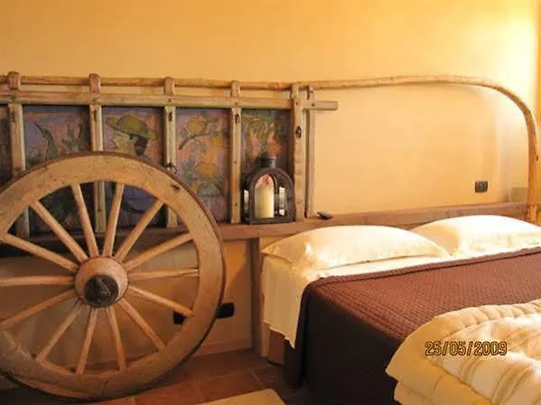 L'orto Di Panza Bed & Breakfast 4*